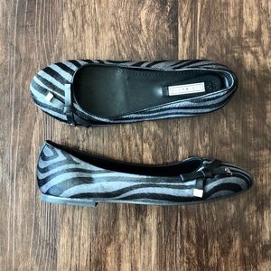 VicMatie: Pony hair flat with zebra-print